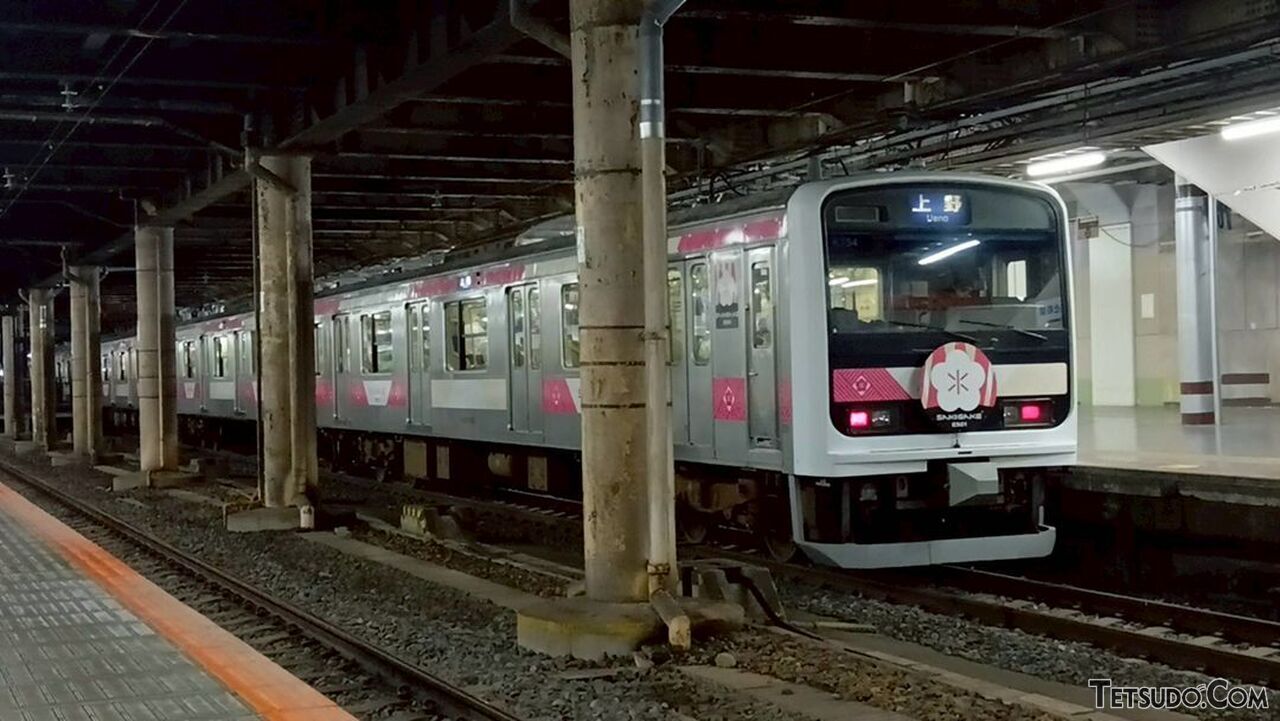 2025年10月のイベントで上野駅へ入線した「E501 SAKIGAKE」（あじゃじっしいさんの鉄道コム投稿写真）